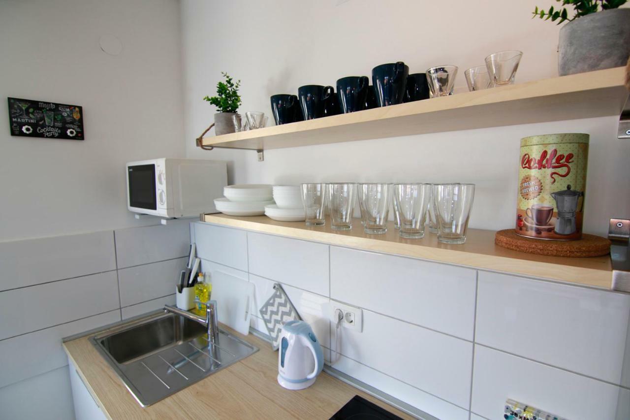 Apartments Luna Novalja Eksteriør bilde