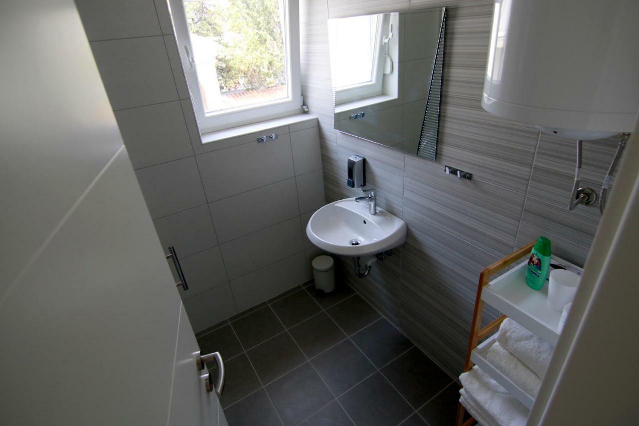 Apartments Luna Novalja Eksteriør bilde