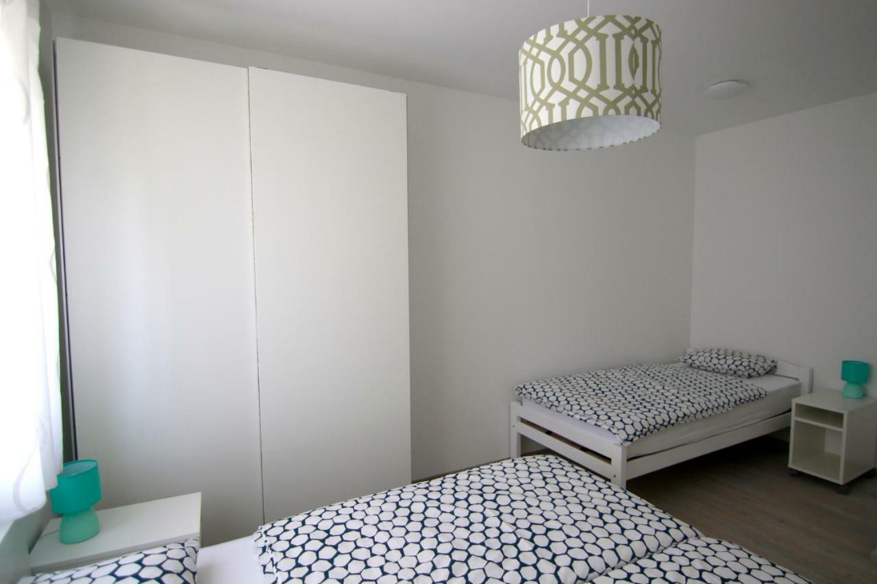 Apartments Luna Novalja Eksteriør bilde